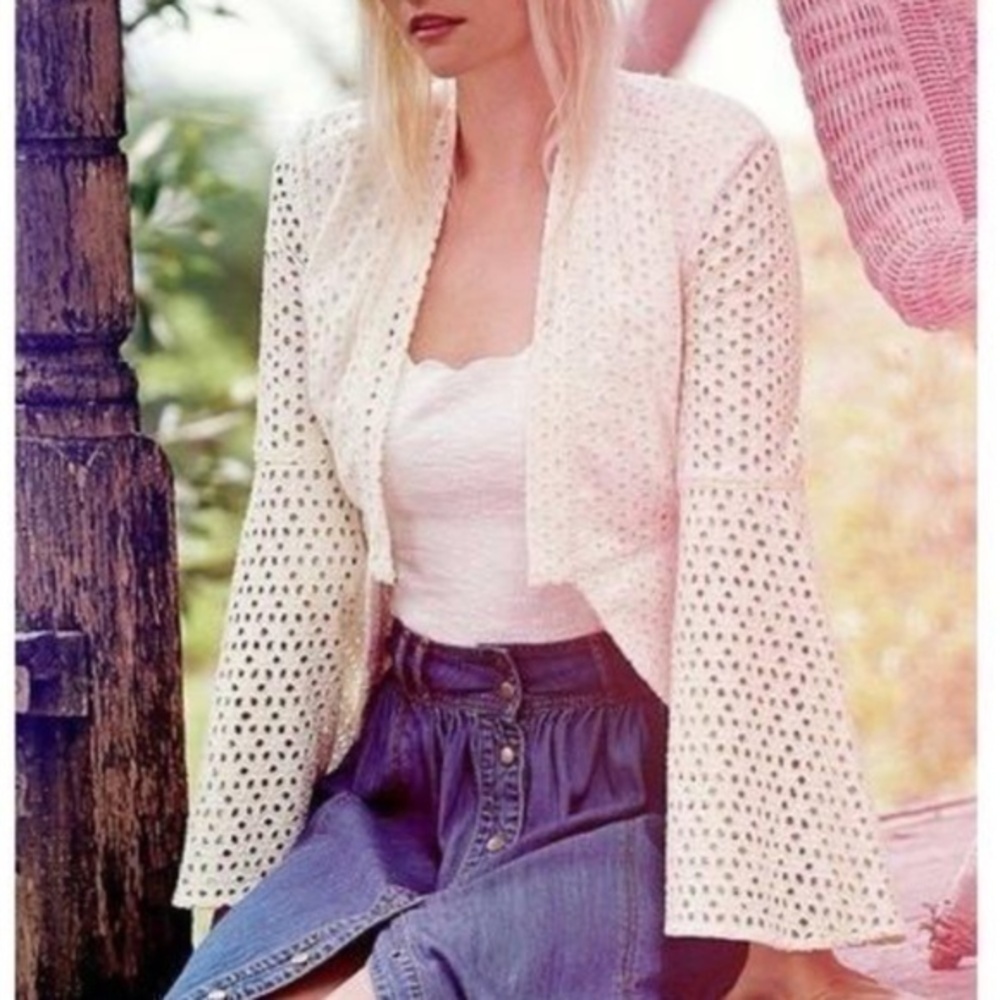 Free People Bell Sleeve Eyelet White Cropped Blazer Size XS Bohemian Style